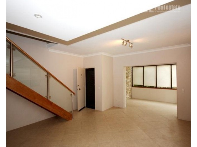 4/1933 Gold Coast Highway, Burleigh Heads QLD 4220