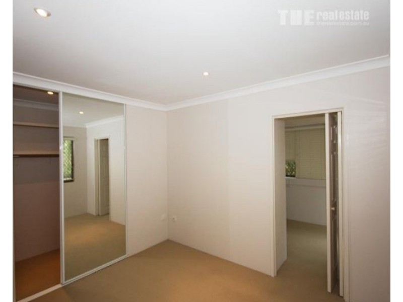 4/1933 Gold Coast Highway, Burleigh Heads QLD 4220