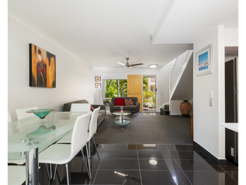 196/215 Cottesloe Drive, Mermaid Waters QLD 4218