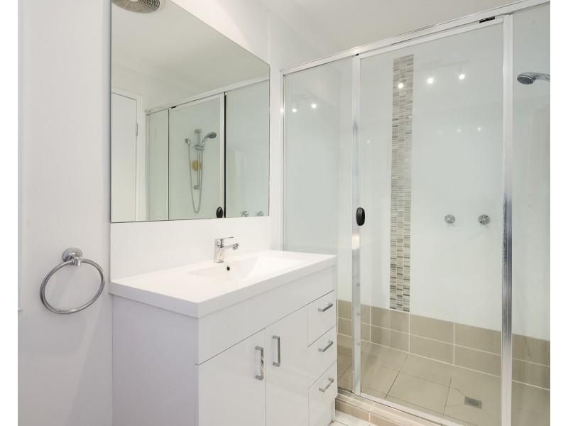 196/215 Cottesloe Drive, Mermaid Waters QLD 4218