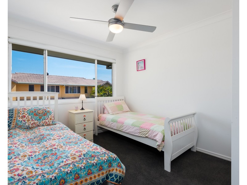 196/215 Cottesloe Drive, Mermaid Waters QLD 4218