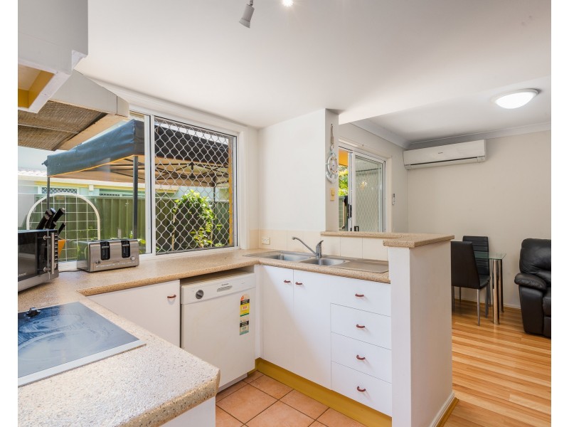 200/215 Cottesloe Drive, Mermaid Waters QLD 4218