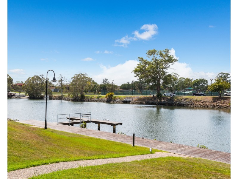 200/215 Cottesloe Drive, Mermaid Waters QLD 4218