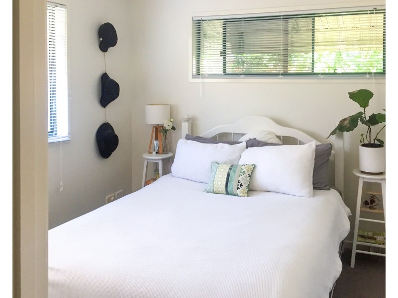 2/16 Redondo Avenue, Miami QLD 4220