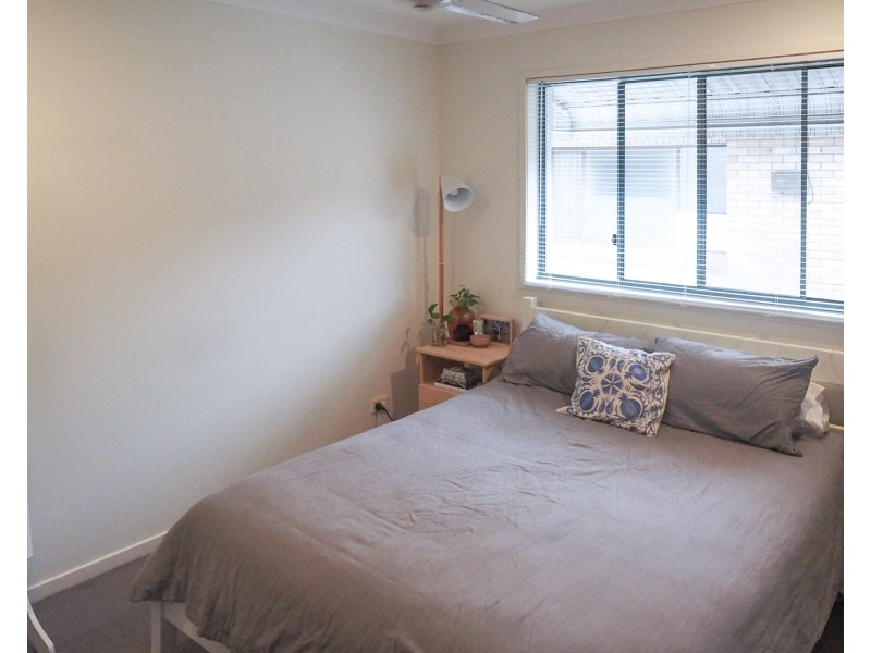 2/16 Redondo Avenue, Miami QLD 4220