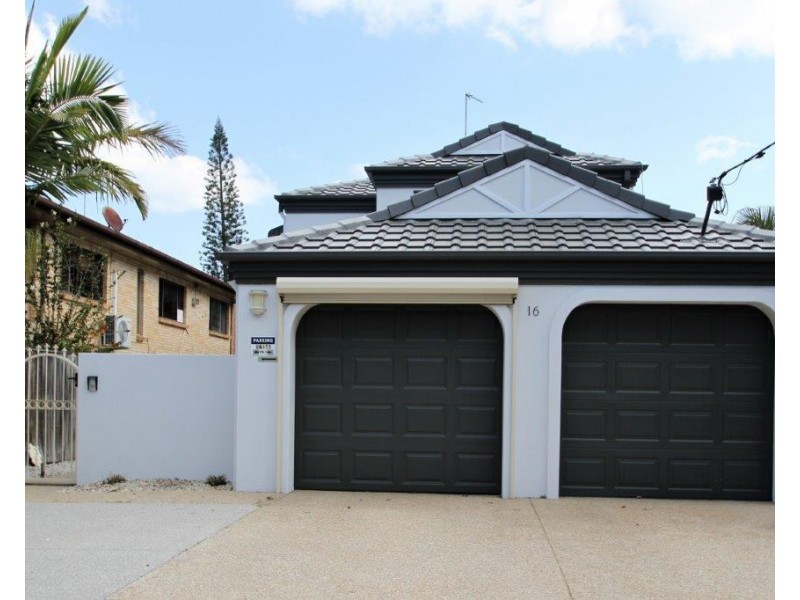 2/16 Redondo Avenue, Miami QLD 4220