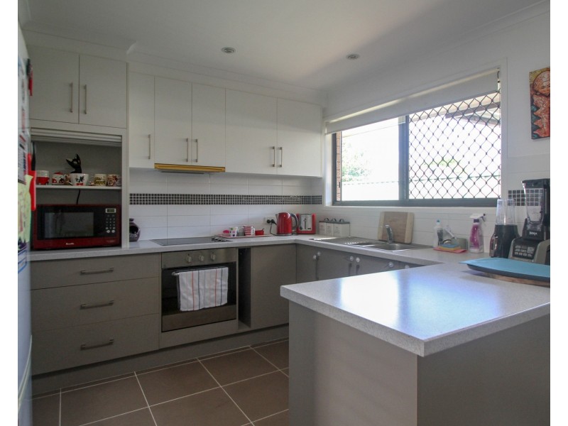 2/6 Peacock Place, Burleigh Waters QLD 4220