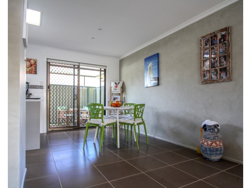 2/6 Peacock Place, Burleigh Waters QLD 4220