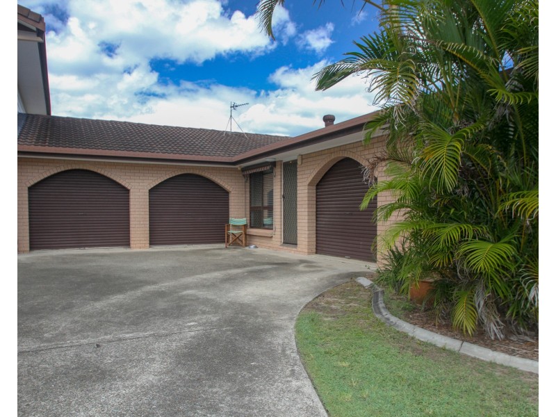 2/6 Peacock Place, Burleigh Waters QLD 4220