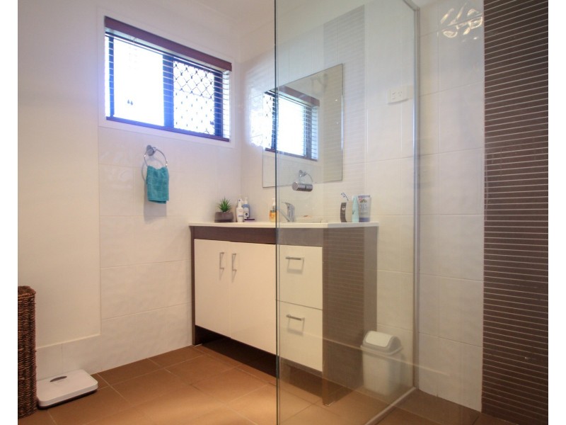 2/6 Peacock Place, Burleigh Waters QLD 4220