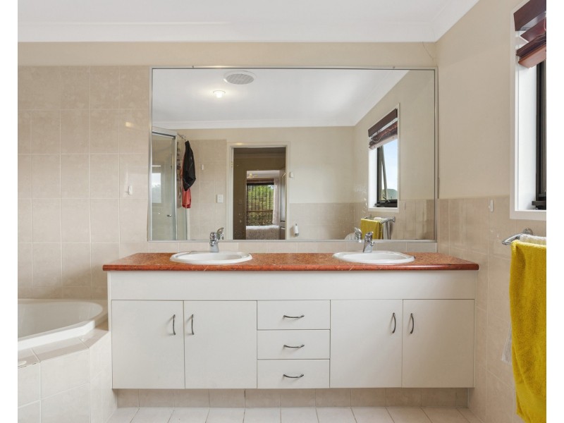 2/2 Pheasant Court, Miami QLD 4220