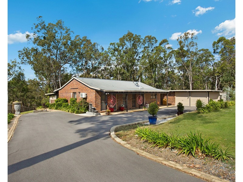 28 Castle Hill Drive, Gaven QLD 4211