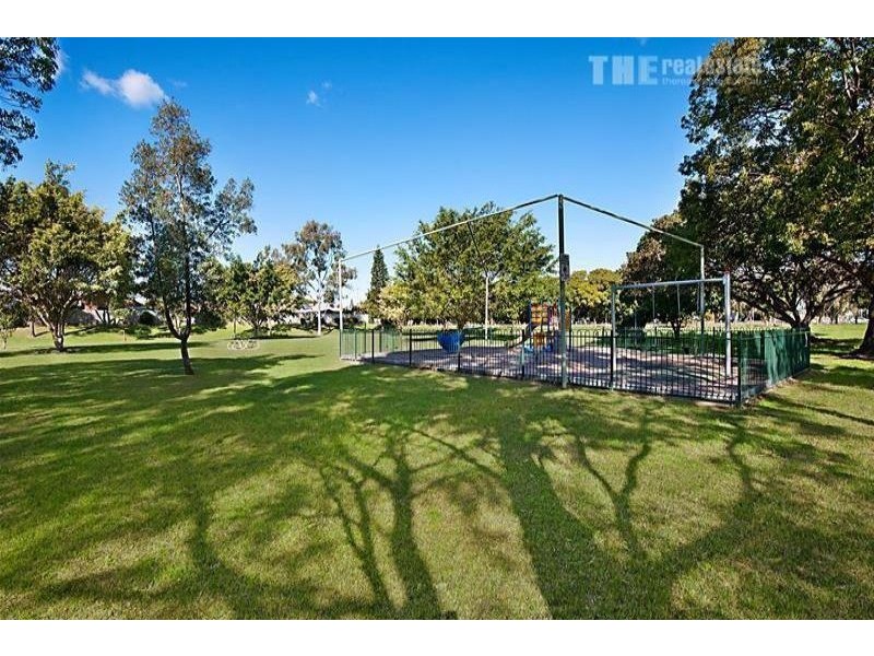 Broadbeach Waters QLD 4218