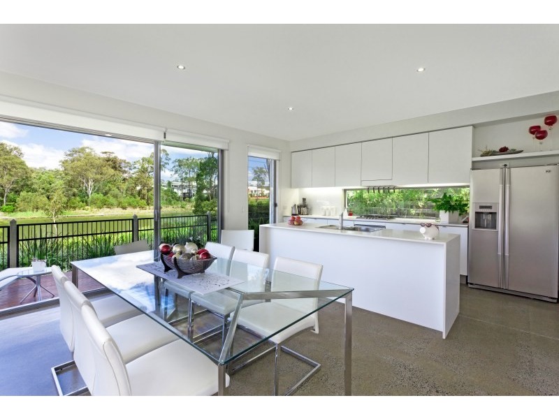 4 Cape Martin Lane, Varsity Lakes QLD 4227