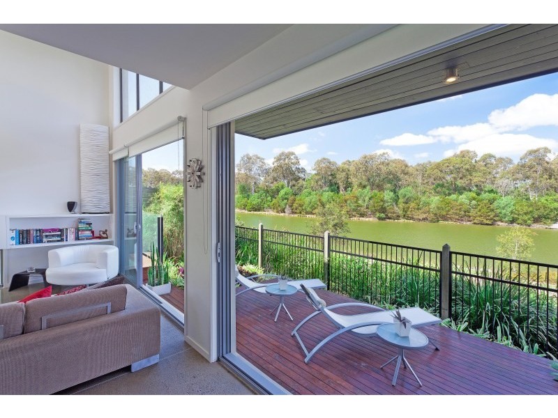 4 Cape Martin Lane, Varsity Lakes QLD 4227