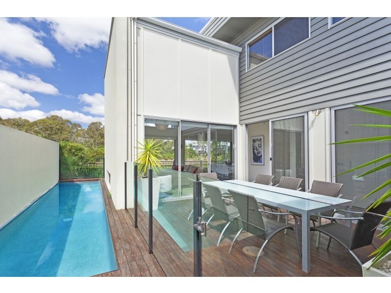 4 Cape Martin Lane, Varsity Lakes QLD 4227