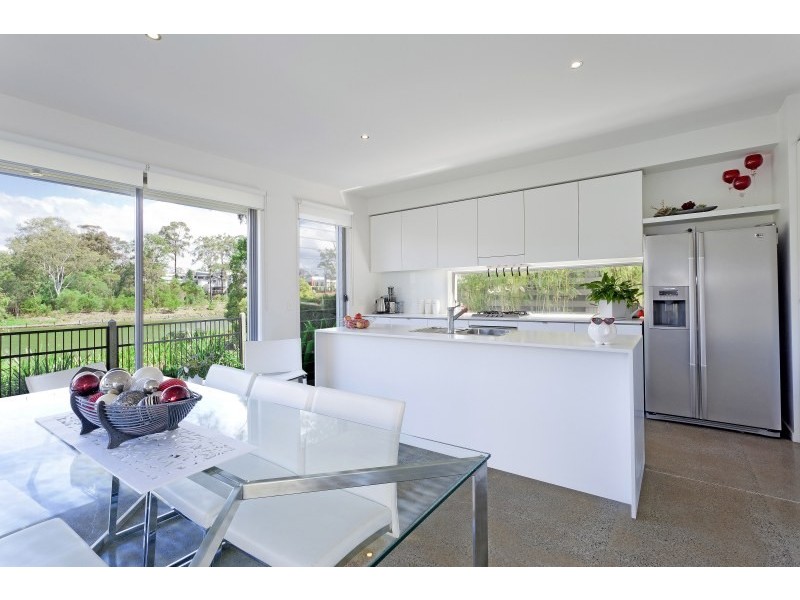 4 Cape Martin Lane, Varsity Lakes QLD 4227