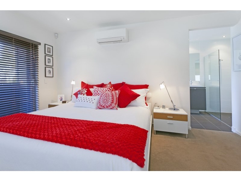 4 Cape Martin Lane, Varsity Lakes QLD 4227