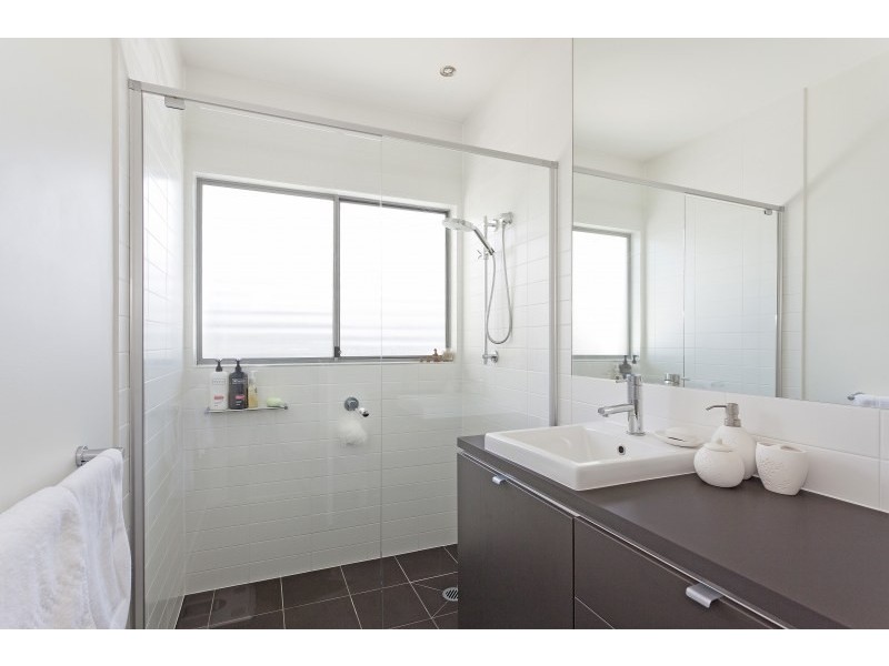 4 Cape Martin Lane, Varsity Lakes QLD 4227