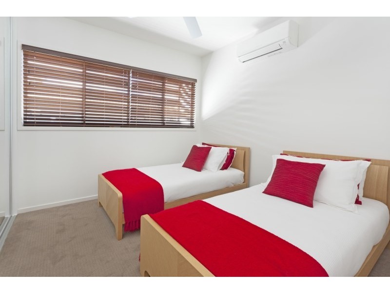 4 Cape Martin Lane, Varsity Lakes QLD 4227