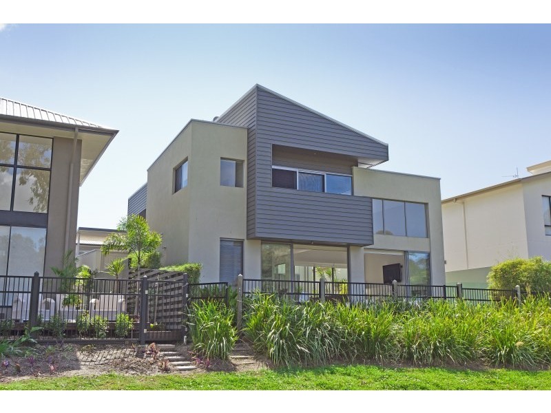 4 Cape Martin Lane, Varsity Lakes QLD 4227