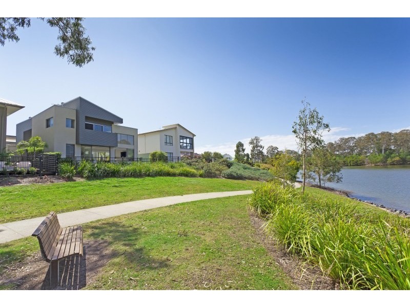 4 Cape Martin Lane, Varsity Lakes QLD 4227