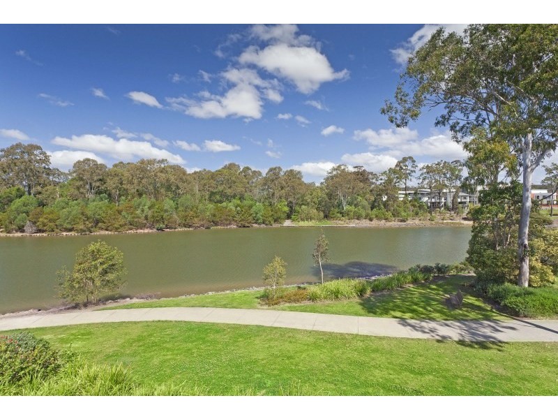 4 Cape Martin Lane, Varsity Lakes QLD 4227