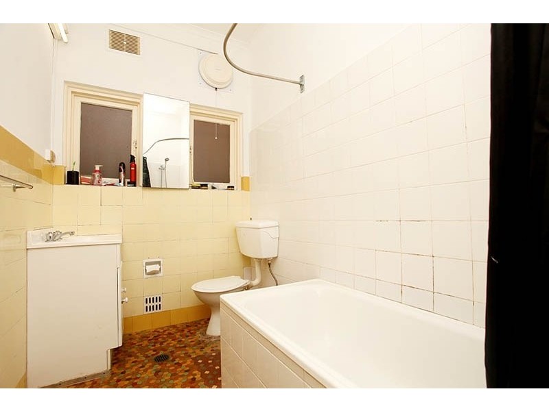 211 New Canterbury Road, Lewisham NSW 2049