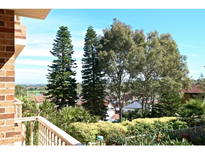 10/27 Jeffrey Street, Canterbury NSW 2193