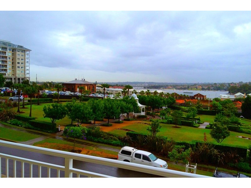 306/4 Rosewater Circuit, Breakfast Point NSW 2137