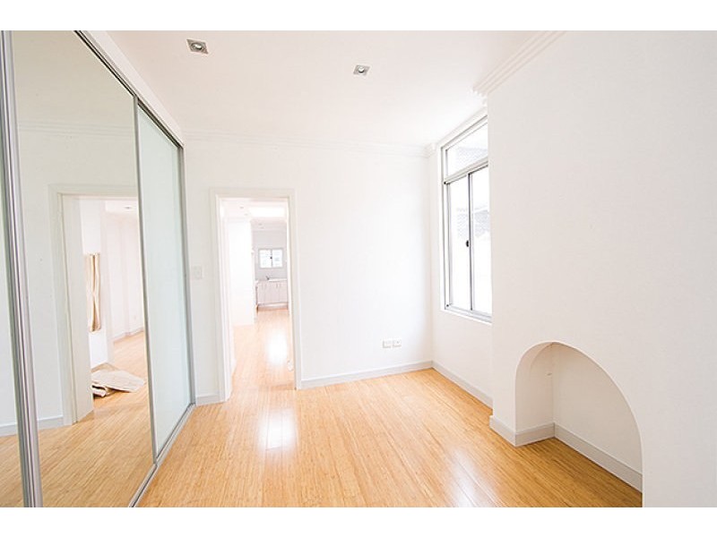 2/86 Petersham Road, Marrickville NSW 2204