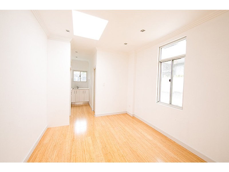 2/86 Petersham Road, Marrickville NSW 2204
