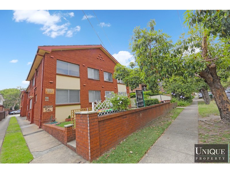 1/27 Third Avenue, Campsie NSW 2194