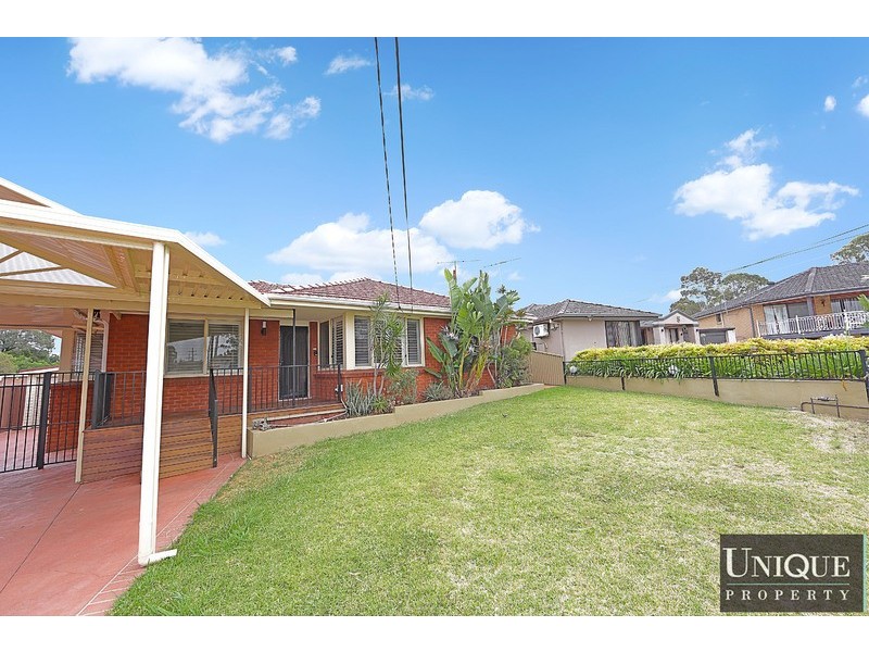 3 Ayres Crescent, Georges Hall NSW 2198