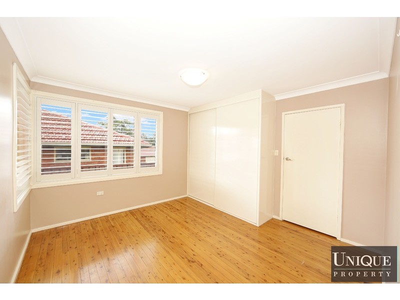 3 Ayres Crescent, Georges Hall NSW 2198