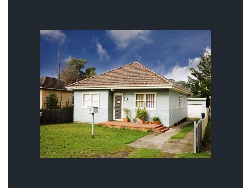 8 Fulton Street, Penrith NSW 2750