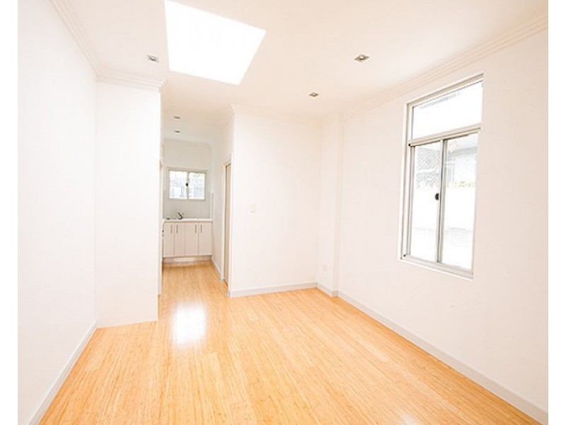 2/86 Petersham Road, Marrickville NSW 2204