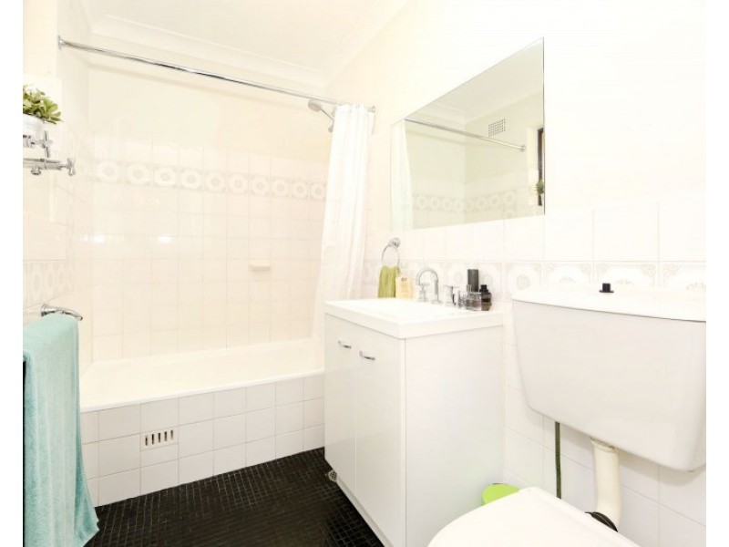 9/23 Jeffrey Street, Canterbury NSW 2193