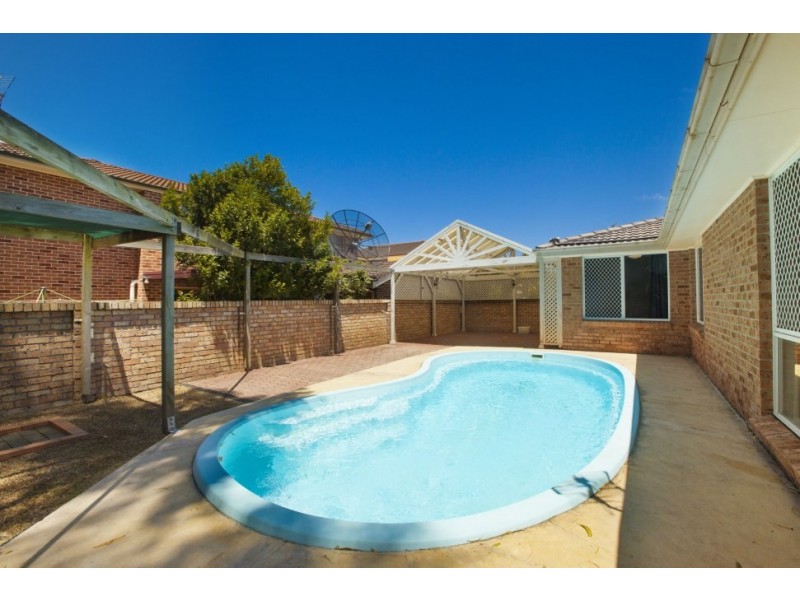 8 Byrne Place, Balgownie NSW 2519