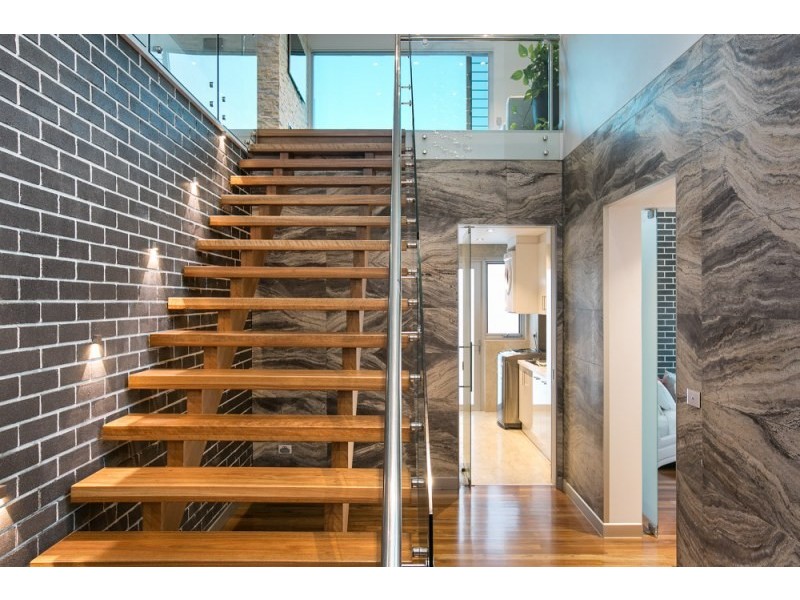 2 Weaver Terrace, Bulli NSW 2516