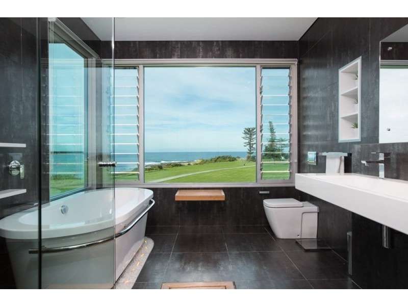 2 Weaver Terrace, Bulli NSW 2516