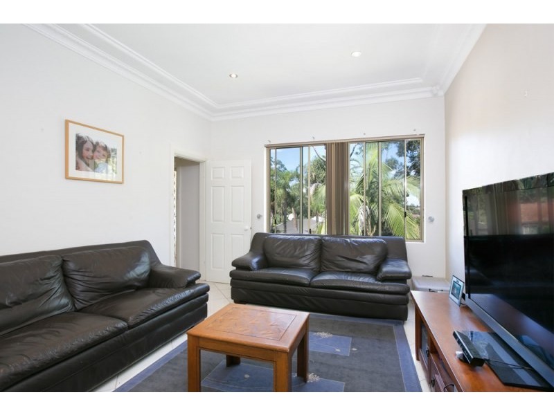 12 Walter Street, Mangerton NSW 2500