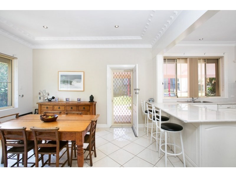 12 Walter Street, Mangerton NSW 2500