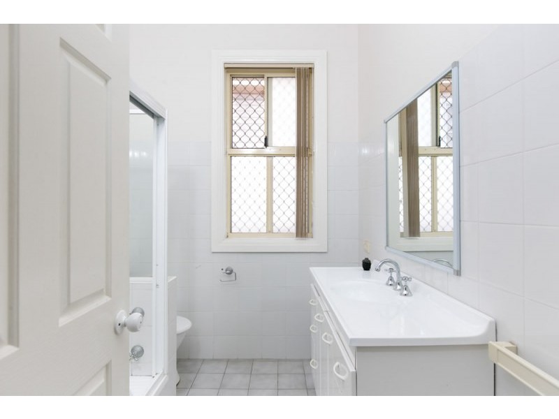 12 Walter Street, Mangerton NSW 2500