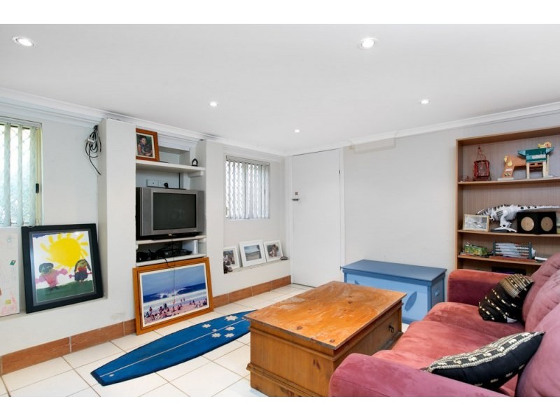 12 Walter Street, Mangerton NSW 2500