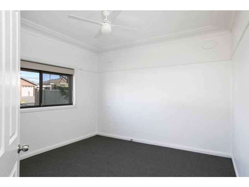 4 Lawson Street, Fairy Meadow NSW 2519