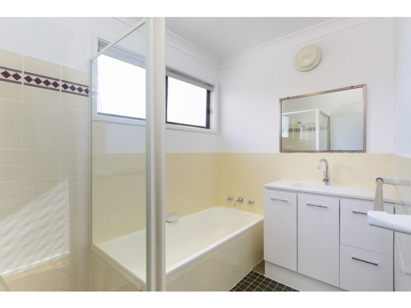 4 Lawson Street, Fairy Meadow NSW 2519