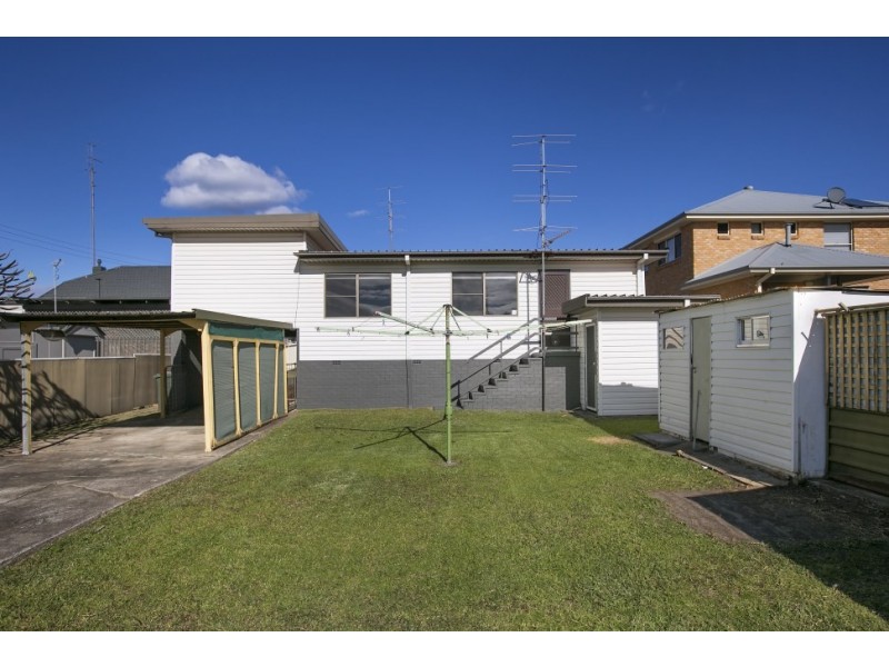 4 Lawson Street, Fairy Meadow NSW 2519