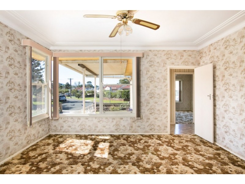 35 Jobson Avenue, Mount Ousley NSW 2519