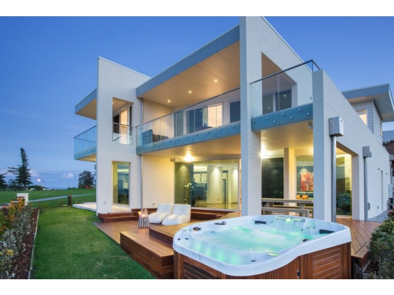 2 Weaver Terrace, Bulli NSW 2516